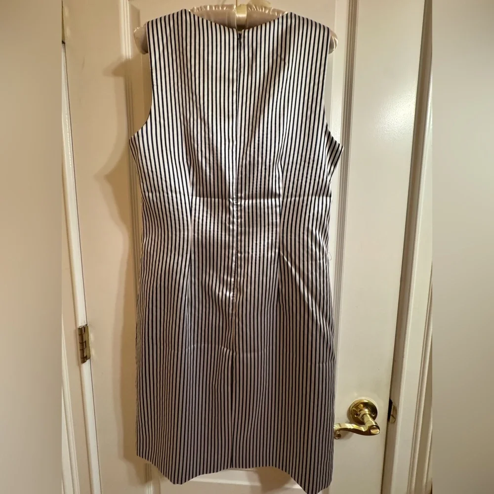 NWT Banana Republic Navy/ Silver Stripe Double Bow Shift Satin Dress Size 10 - Picture 8 of 9